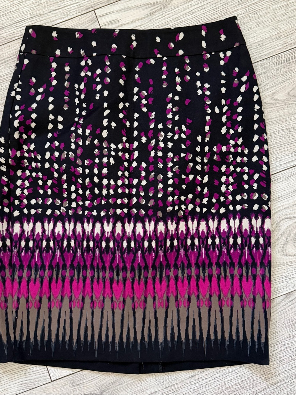Ann Taylor Black Pencil Skirt with Magenta & White Pattern